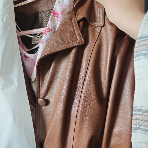 Vintage Chestnut Brown 70s Leather Belted Coat (RELISTED) - Picture 9 of 11